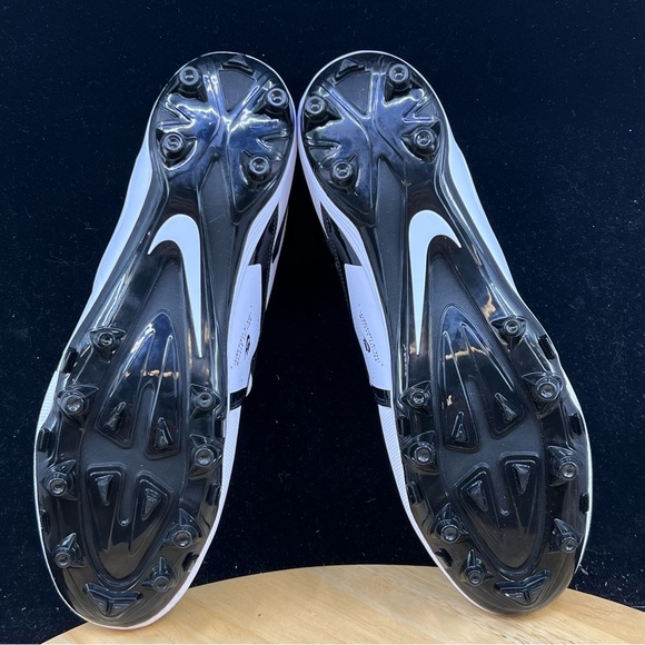 Mens Nike Alpha Menace Varsity 3 Shark Football Cleat Size 10.5 (CV0586-100) - Picture 9 of 10